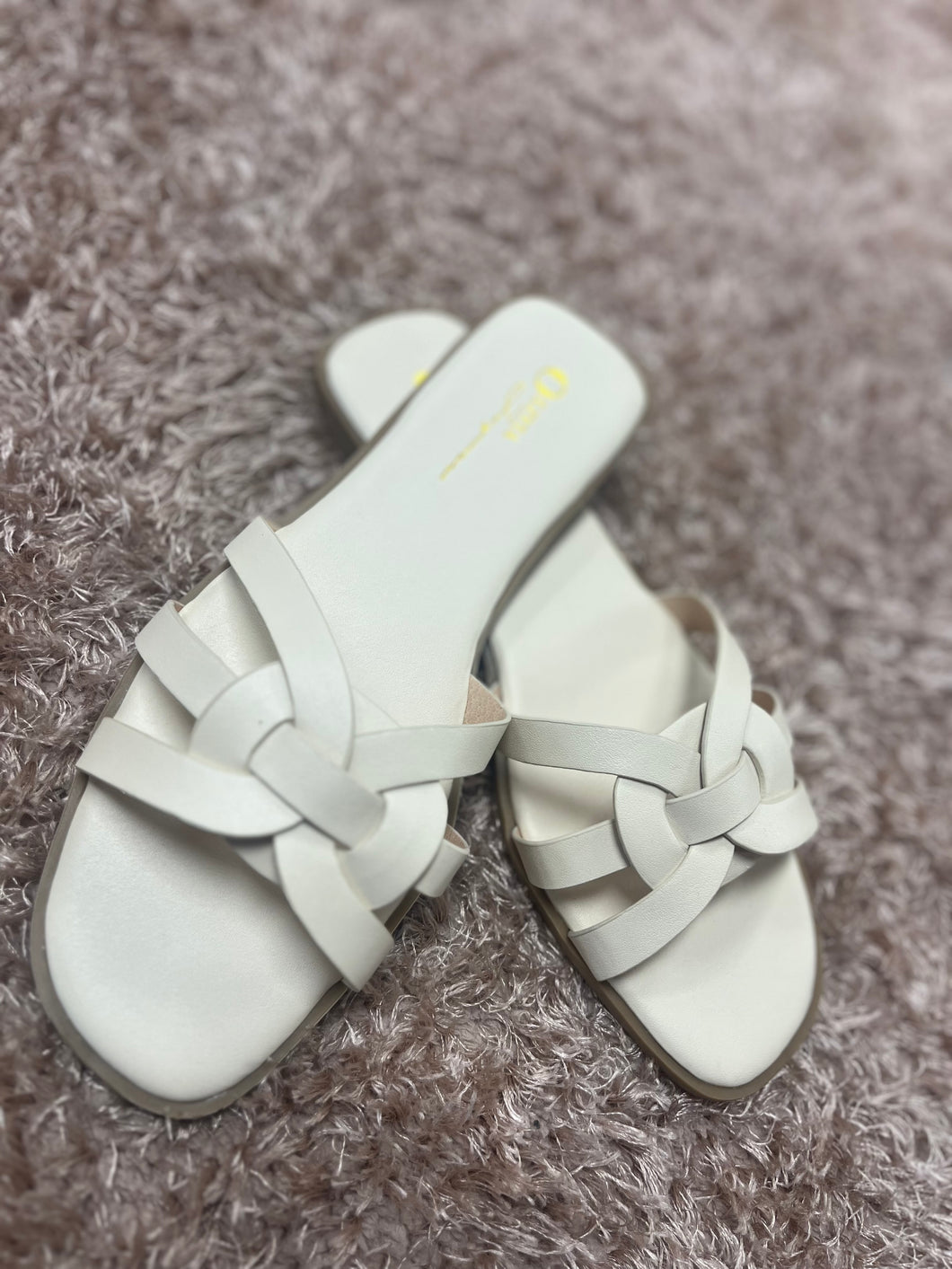 Dayana Sandal